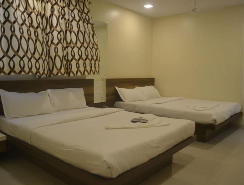 Hotel Airport Metro