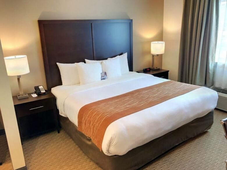 Hotel Comfort Inn & Suites