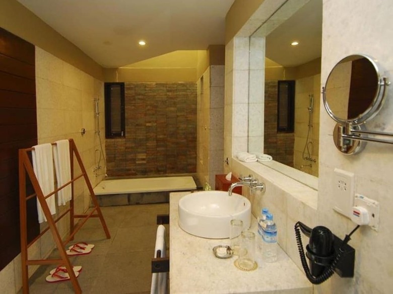 Hotel Bay Of Bengal Resort