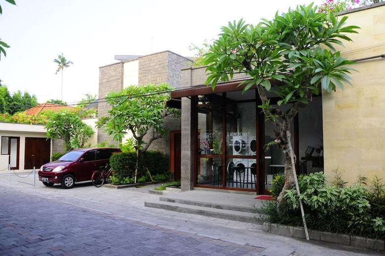 Villa Puri Mesari Suites