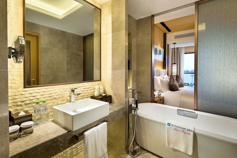 Hotel Wyndham Grand Plaza Royale Wenchang