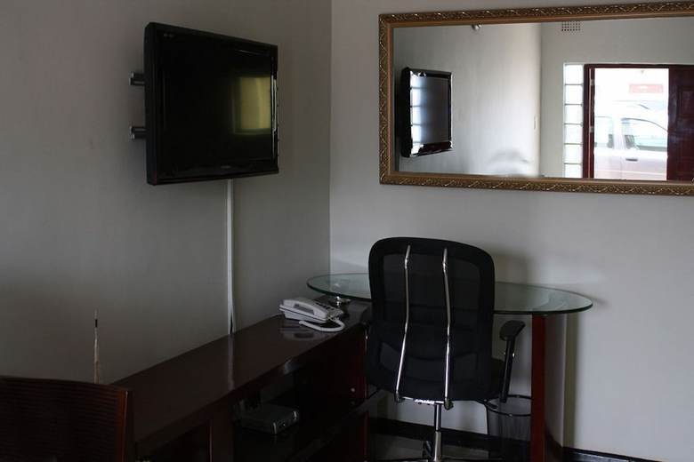 Posada Nomads Court Lodge