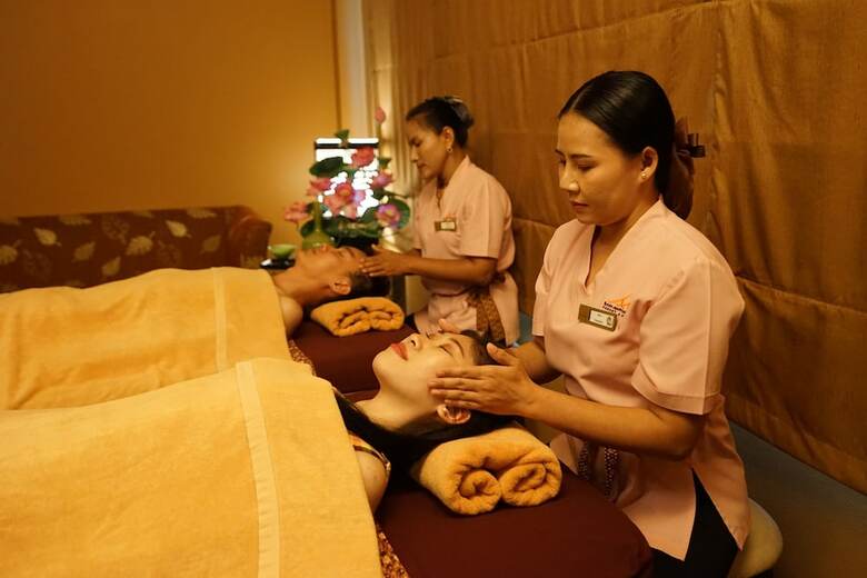 Hotel Baan Amphawa Resort & Spa