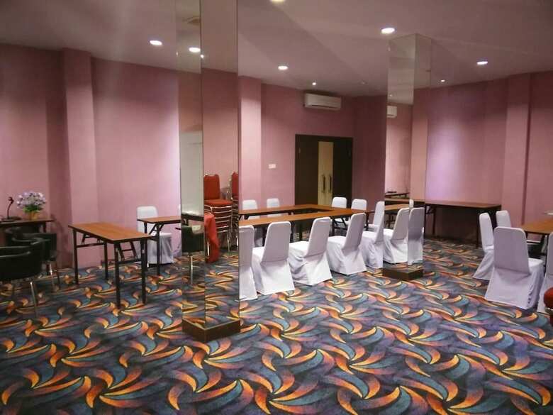 Hotel Atria Inn