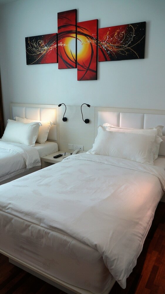 Pine Garden Hotel