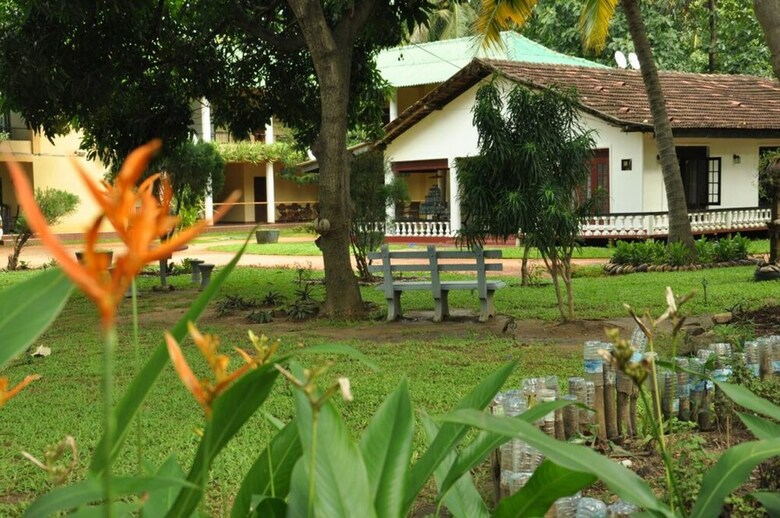 Hotel Sujatha Tourist Rest