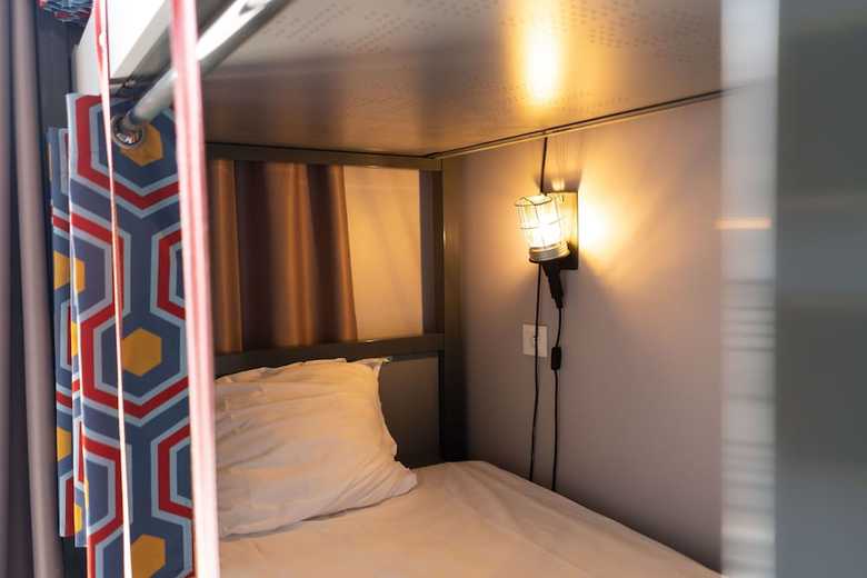 Hostal Les Piaules Hostel