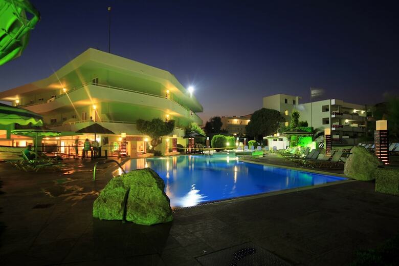 Stamos Hotel
