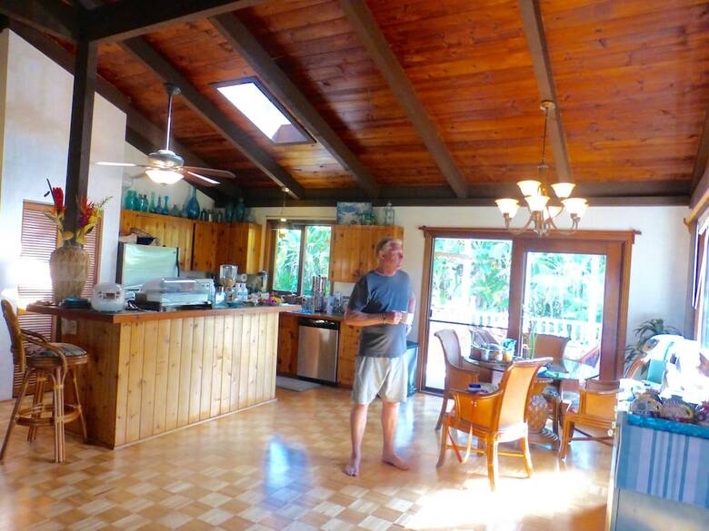 Bed & Breakfast Mermaid Dreams