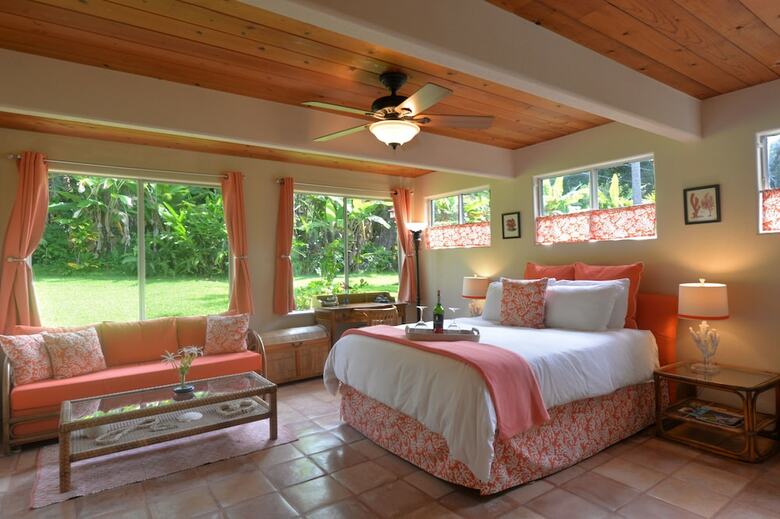 Bed & Breakfast Mermaid Dreams