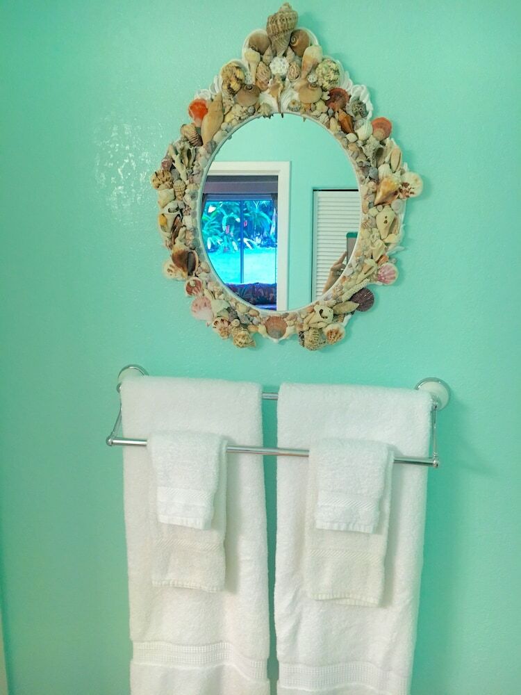 Bed & Breakfast Mermaid Dreams