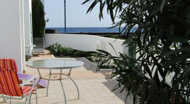 Lanzarote 102515 2 Bedroom Apartment By Mo Rentals