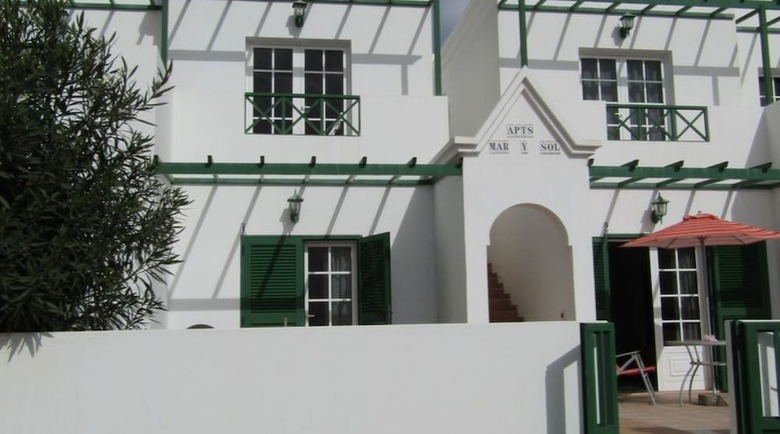 Lanzarote 102515 2 Bedroom Apartment By Mo Rentals