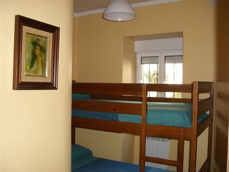 Pontevedra 100119 2 Bedroom Apartment By Mo Rentals