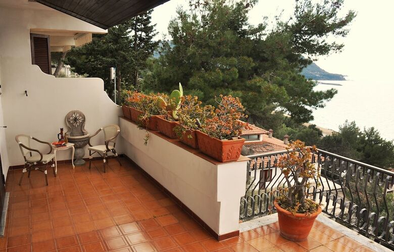 Villa Laura Apartment Sea View