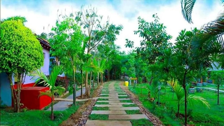 Hotel Regenta Resort Century