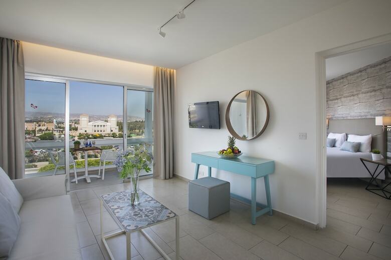 Leonardo Plaza Cypria Maris Beach Hotel & Spa