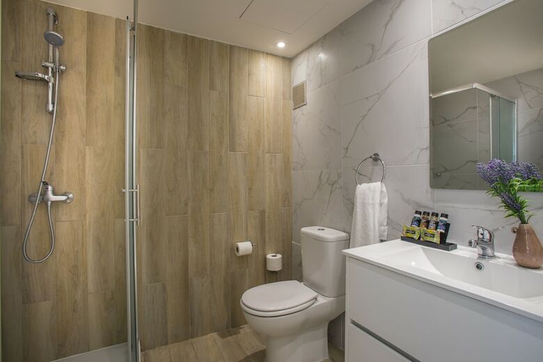 Leonardo Plaza Cypria Maris Beach Hotel & Spa
