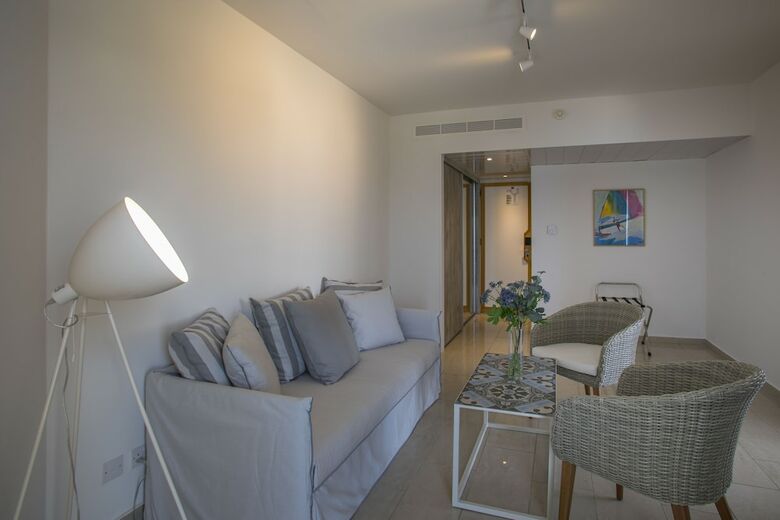 Leonardo Plaza Cypria Maris Beach Hotel & Spa