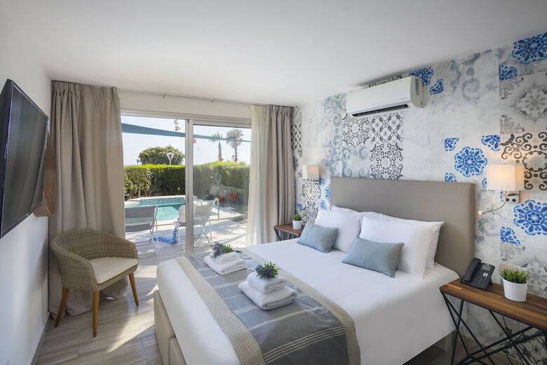 Leonardo Plaza Cypria Maris Beach Hotel & Spa