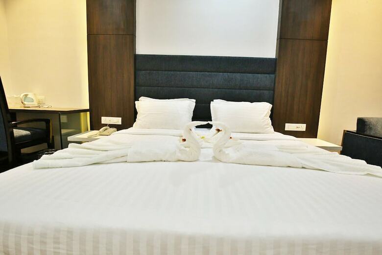 Jhansi Hotel