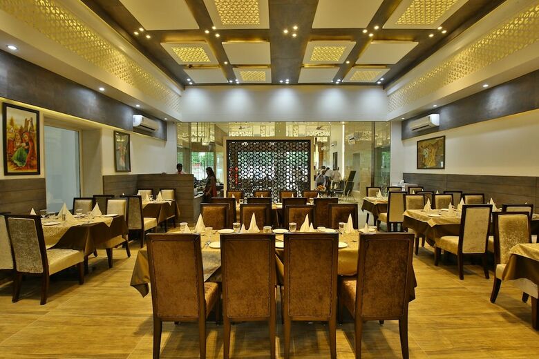 Jhansi Hotel