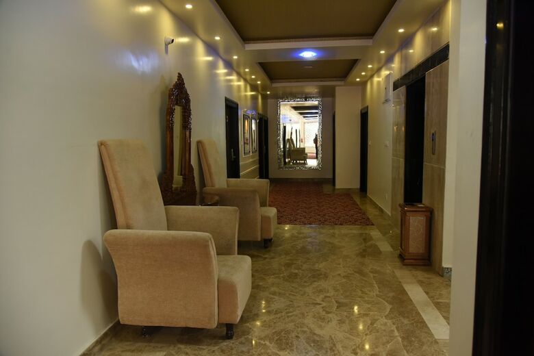 Hotel White Mushroom Jaipur V-inn