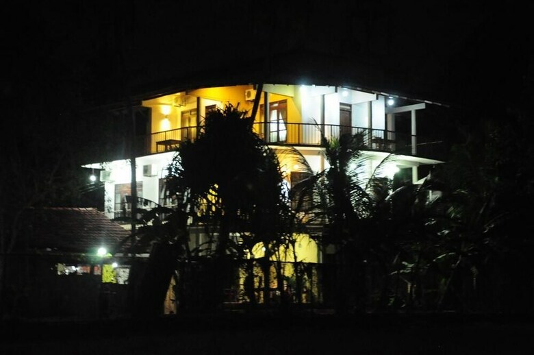 Traveller's Home Hotel