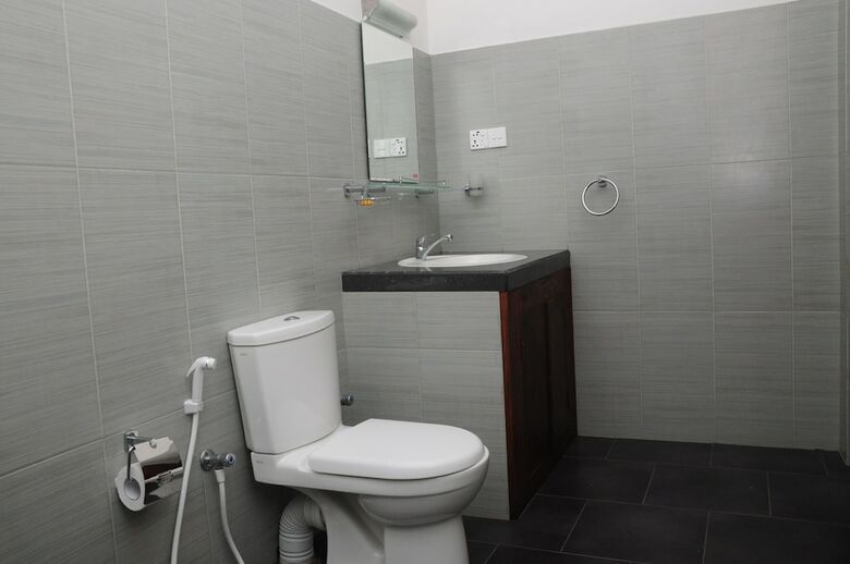Traveller's Home Hotel