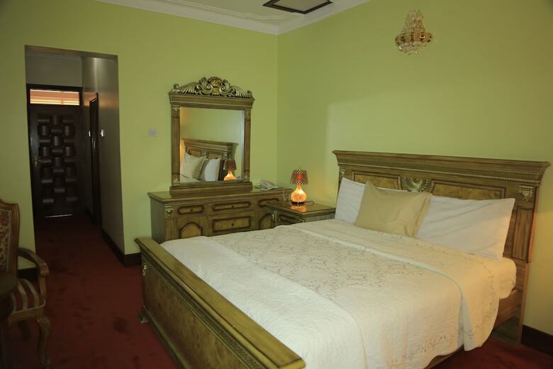 Serene Suites Hotel