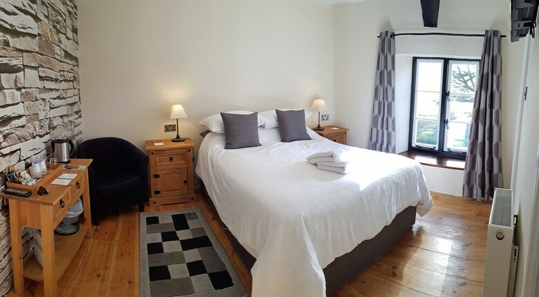Old Manor House B&B