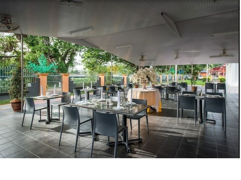 Hotel Lanai Casuarina Cempaka Sari