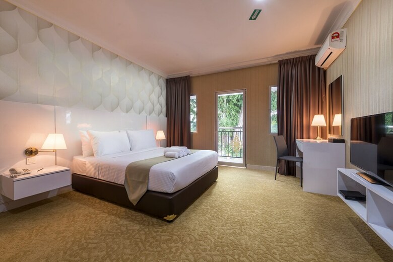 Hotel Lanai Casuarina Cempaka Sari