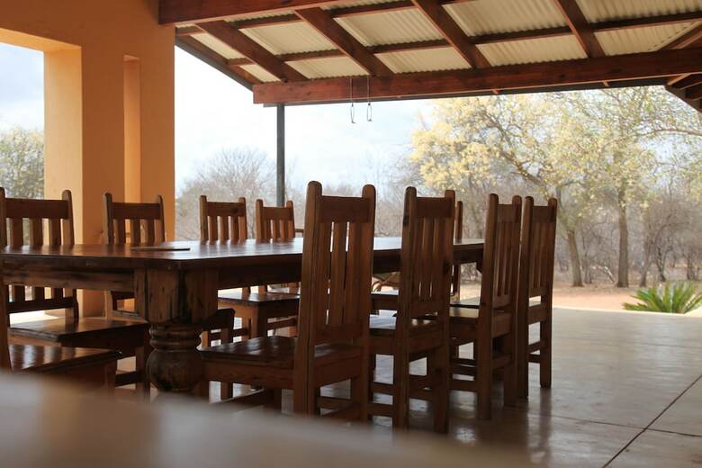 Hotel Lili Bush Guesthouse