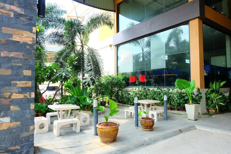 Hotel Chai Building
