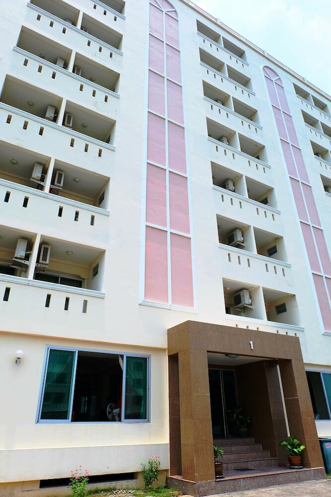 Hotel Larrivee