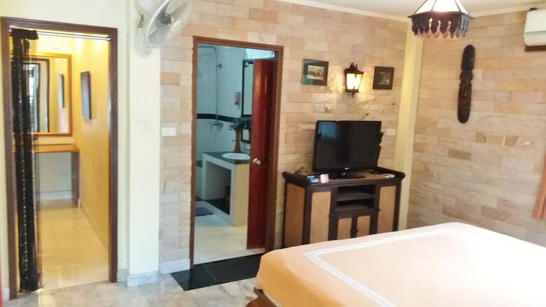 Baan Laksee Pool Villa