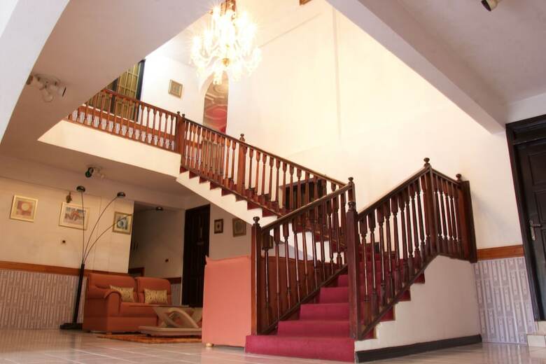 Hill View Hotel Mccarthy Hills