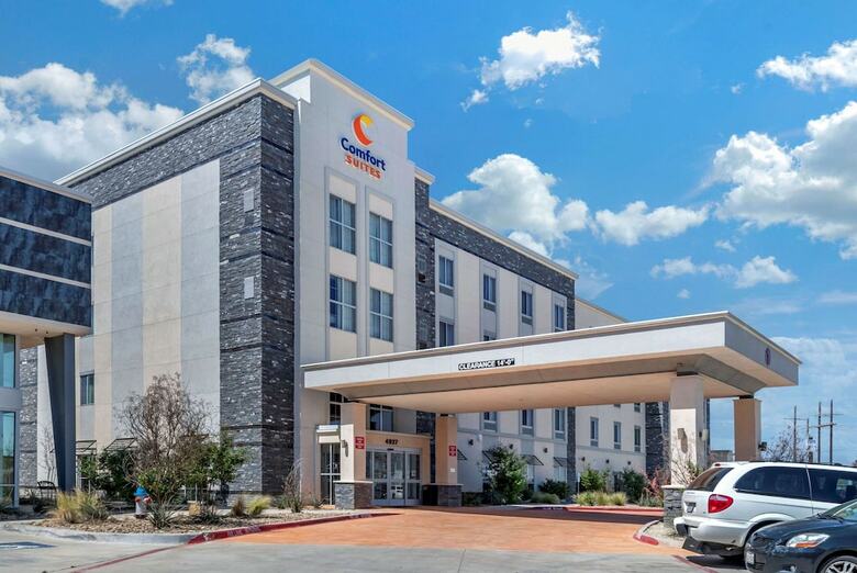 Hotel Comfort Suites University