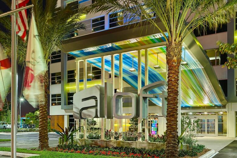 Hotel Aloft Miami Airport