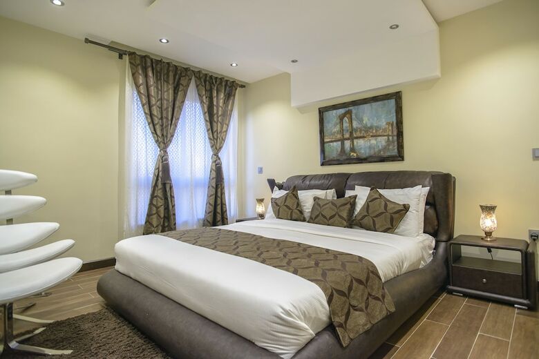 Aparthotel The Landmark Suites