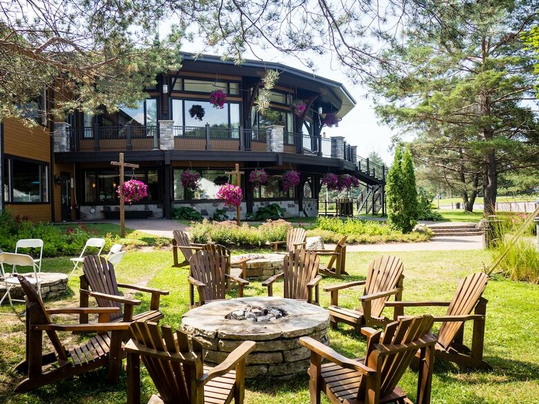 Hotel Manoir Du Lac Delage