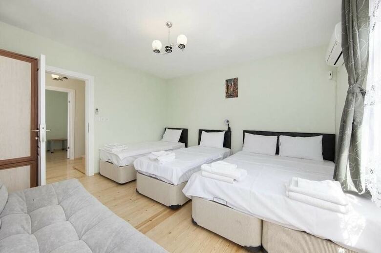 Mete Apartments