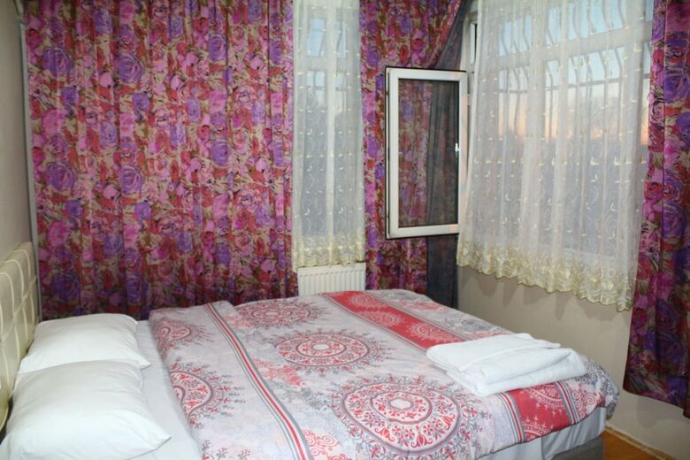 Mete Apartments