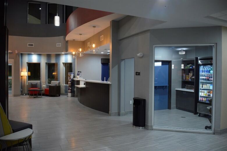Hotel Best Western Plus Airport Inn & Suites