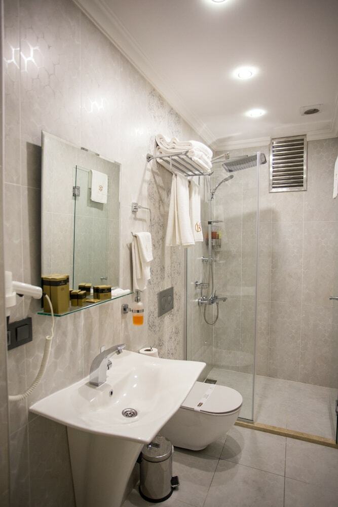 Bonne Sante Hotel