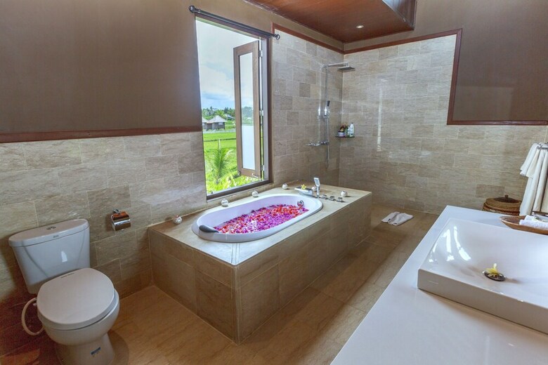 Solo Villas And Retreat