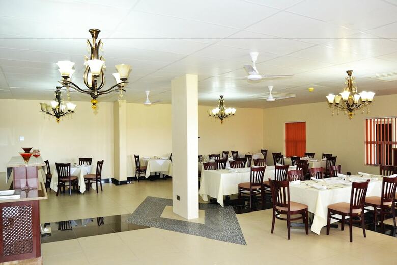 Thakadu Hotel, Casino & Conference Centre
