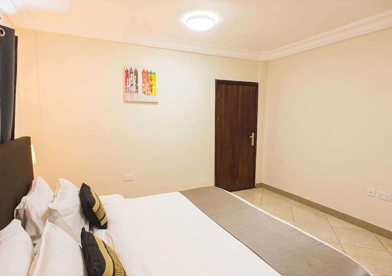 Earl Heights Suites Hotel