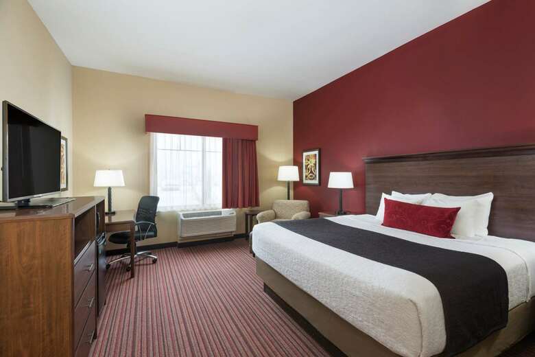 Best Western Plus Hudson Hotel & Suites